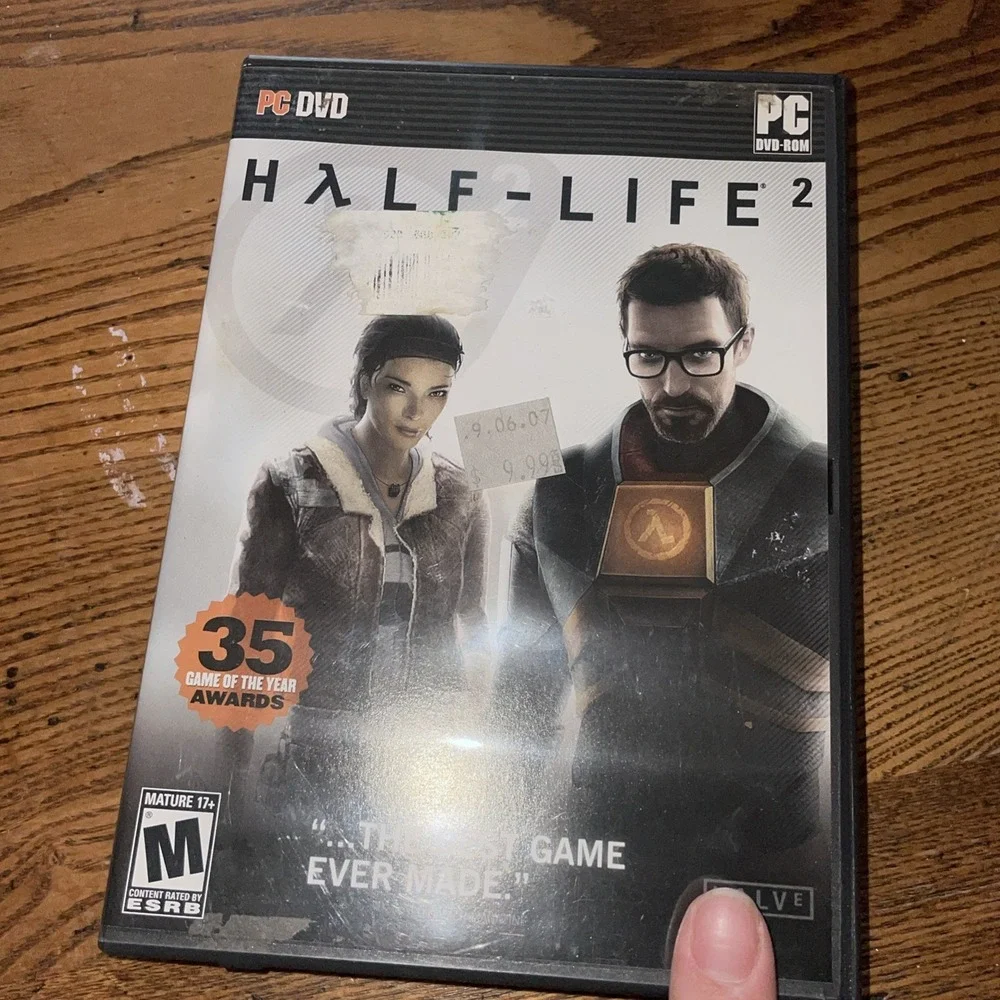 Half-Life 2 2006 Valve PC Game -‎ DVD Rom - W/ CD Key
